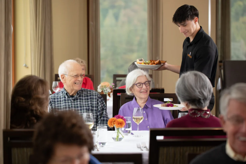 seniors dining at Timber Ridge at Talus